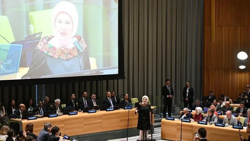 Emine Erdoğan'dan Dünyaya 'Kullan-At Kültürünü Terk Edin' Çağrısı